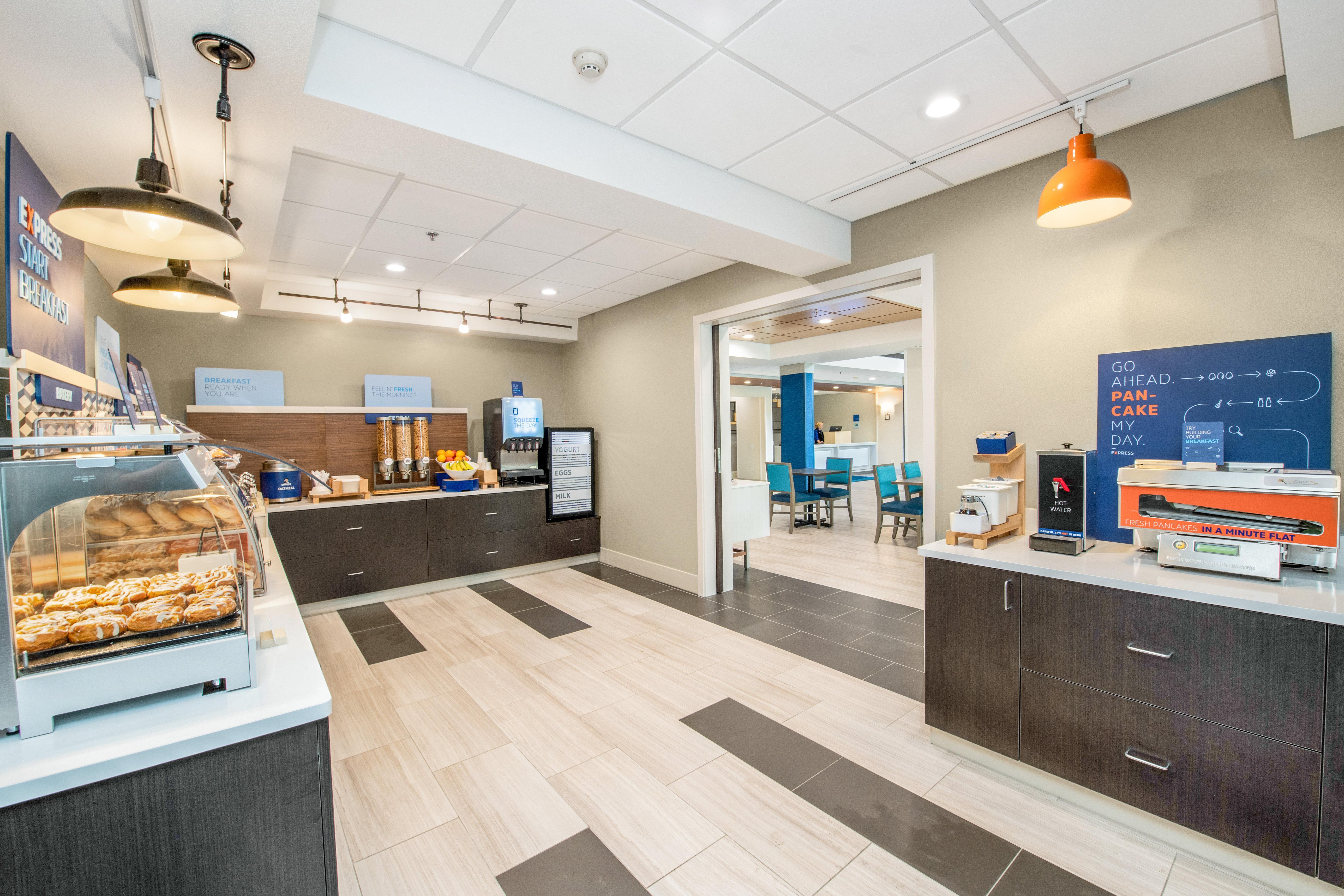 Holiday Inn Express - Delafield By Ihg Ngoại thất bức ảnh
