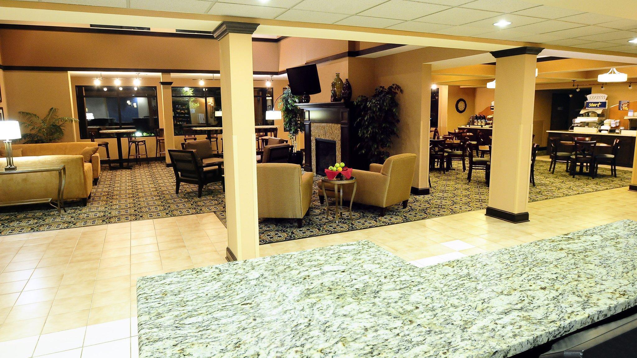 Holiday Inn Express - Delafield By Ihg Ngoại thất bức ảnh