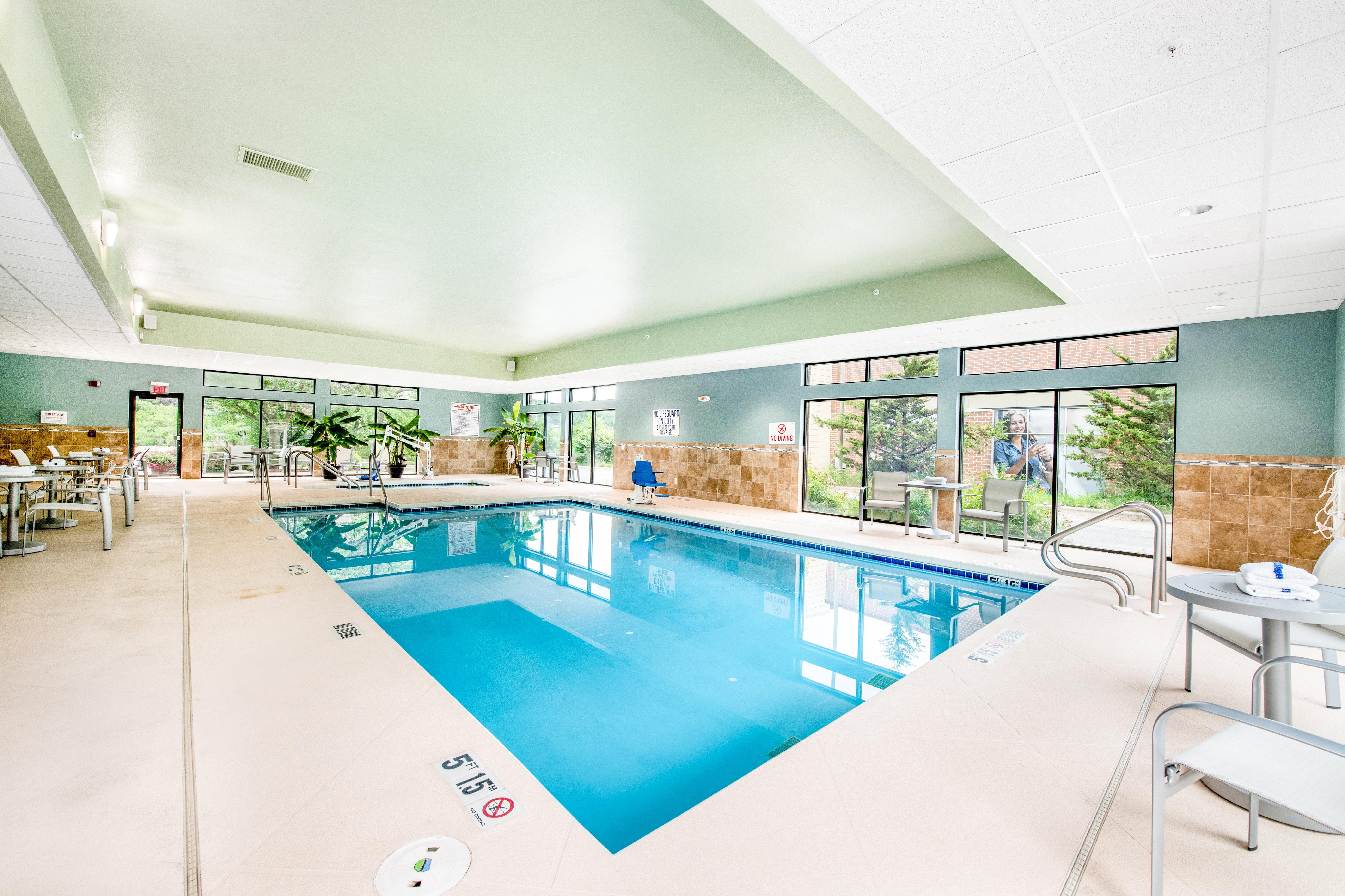 Holiday Inn Express - Delafield By Ihg Ngoại thất bức ảnh