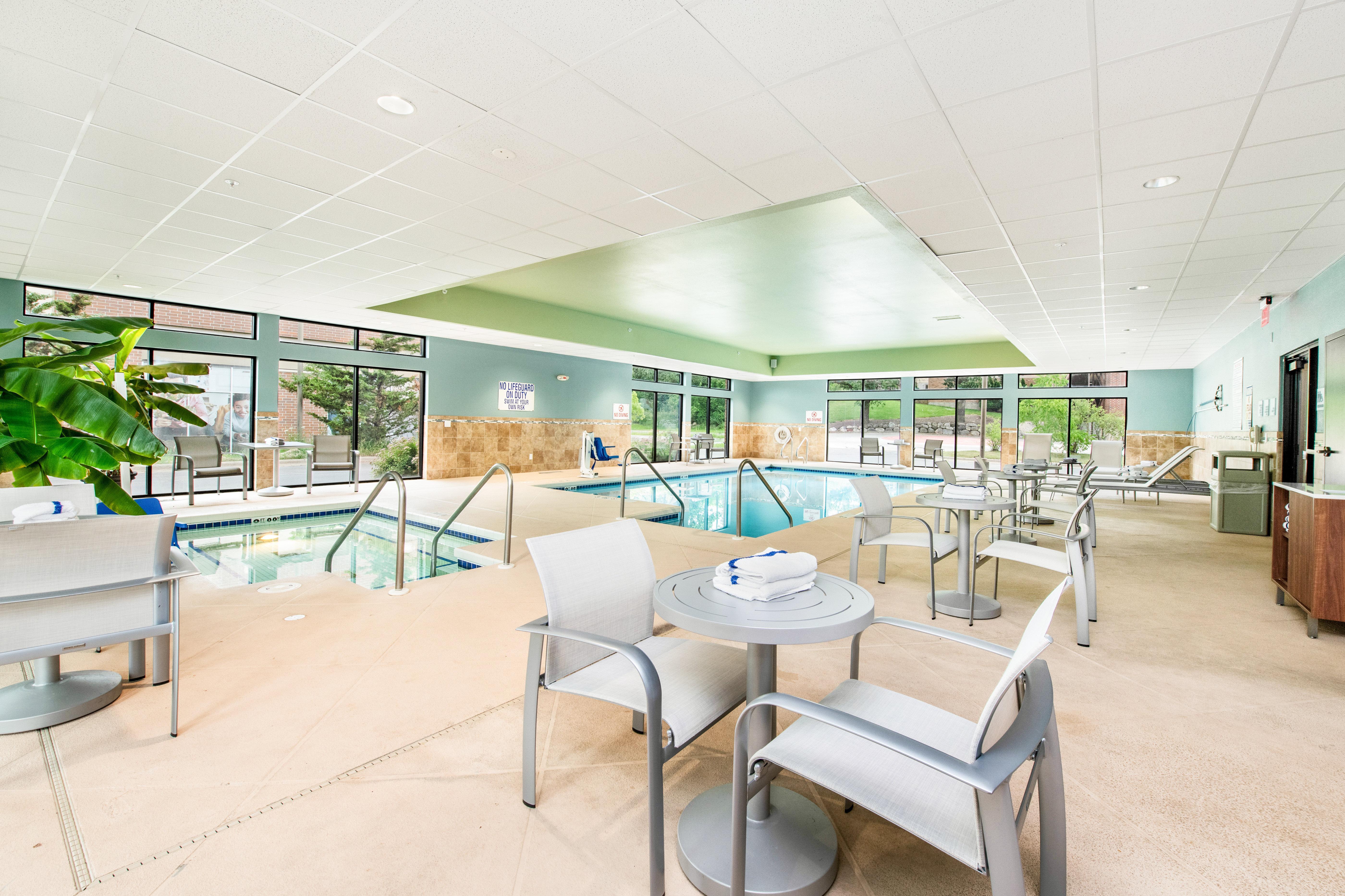 Holiday Inn Express - Delafield By Ihg Ngoại thất bức ảnh
